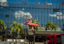 Corpo de Bombeiros do Acre simula resgate e salvamento de vítimas de incêndio