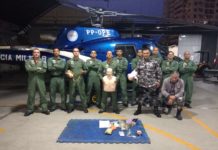 Tripulantes do Grupamento Aeromóvel da PM do Rio treinam técnicas de Suporte Básico de Vida