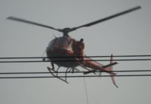 Corpo de Bombeiros combate incêndio florestal no Morro Camarista Méier, Zona Norte do Rio de Janeiro