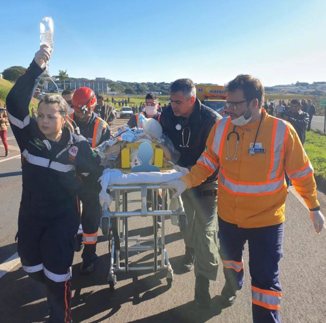 Atropelamento na BR-376 mobiliza resgate aéreo do SAMU Maringá