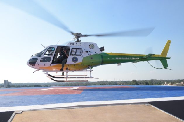 Governador e Primeira Dama acompanharam o pouso e decolagem. A inaugura&ccedil;&atilde;o do PS ser&aacute; no dia 06.08. Foto: Secom.