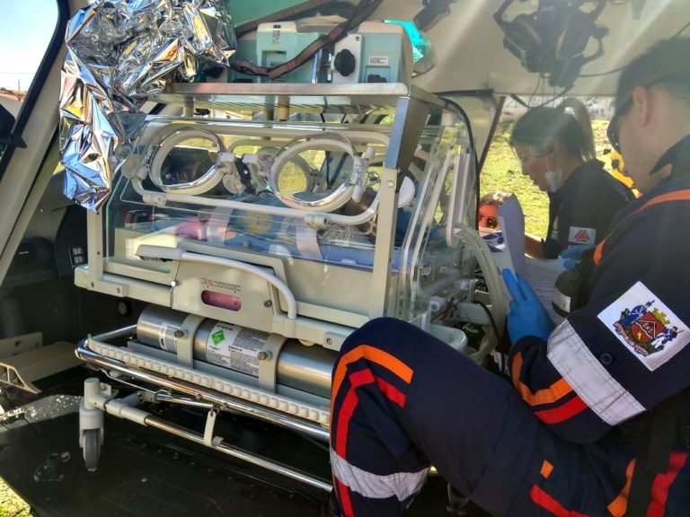 Bebê de 2 meses é transferido de Uberaba para Passos pela equipe do Arcanjo 06