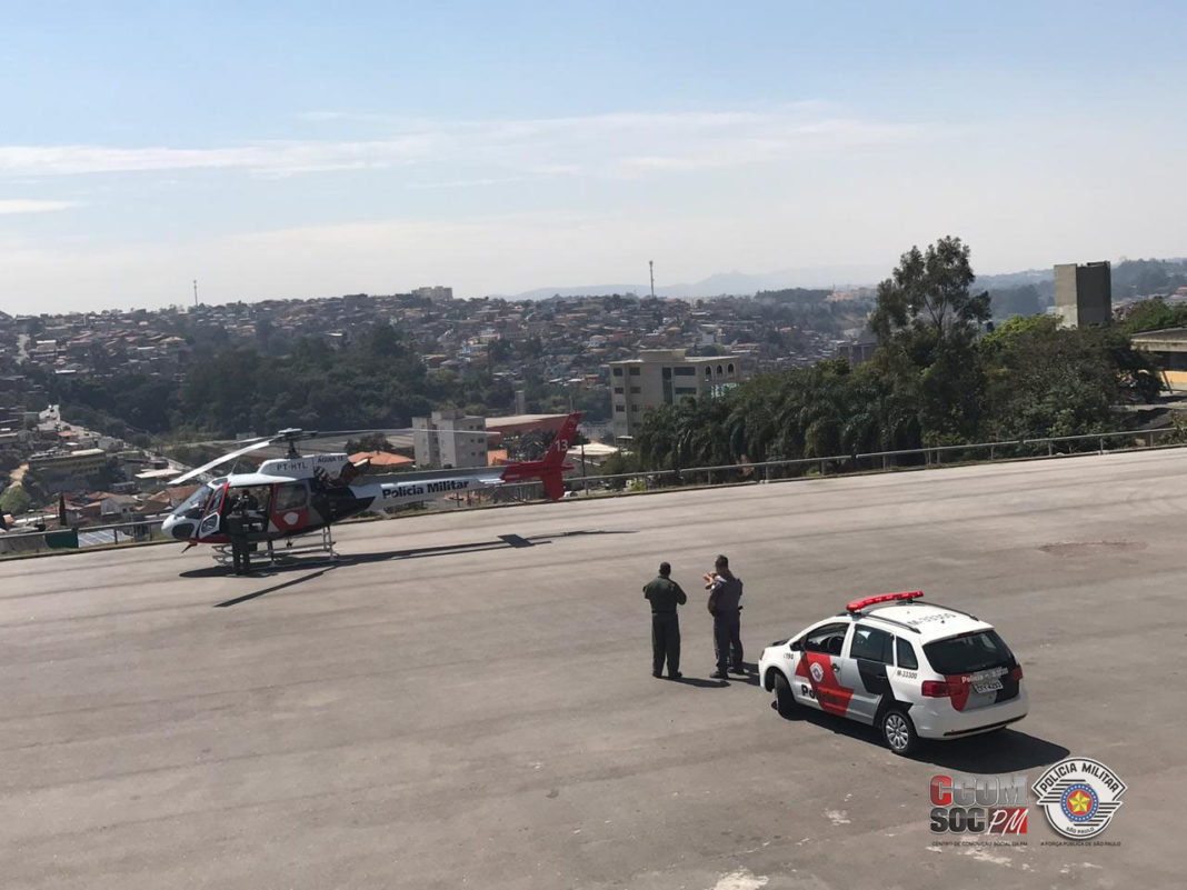 Equipe do Águia da PM transporta um coração do Hospital São Francisco para Instituto Dante Pazzanese de Cardiologia