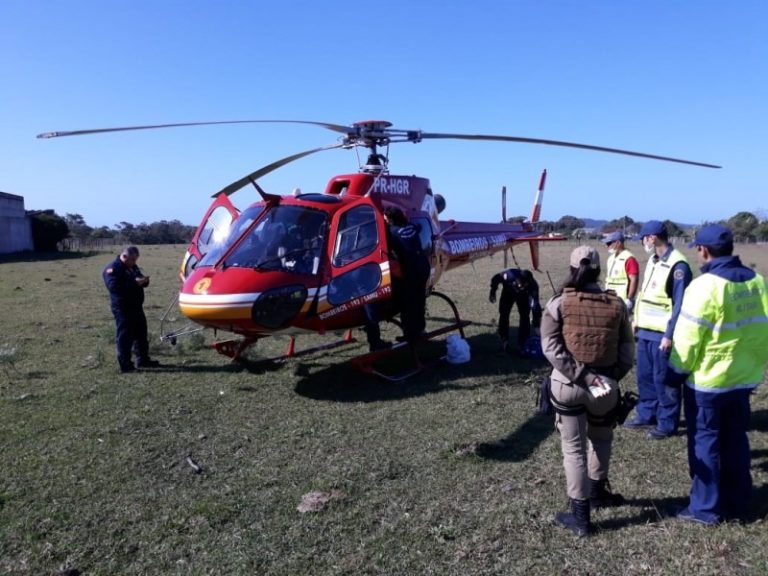Arcanjo 01 e SAMU socorrem vítima de acidente automobilístico na SC-434 em Garopaba, SC