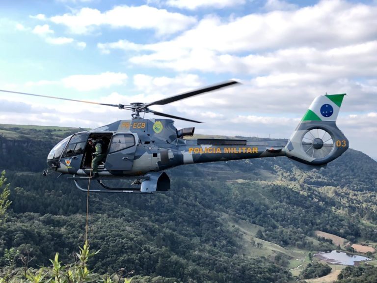Mulher é socorrida por bombeiros e BPMOA após queda em escalada em São Luiz do Purunã, PR