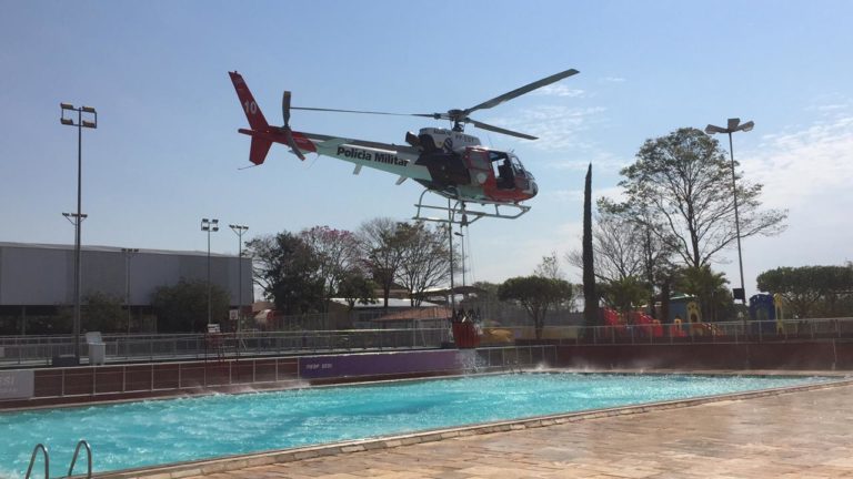 Com apoio do SESI, equipe do Águia da PM combate incêndio florestal em Presidente Prudente, SP