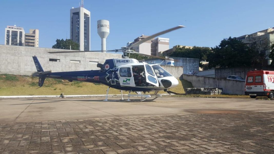 Helicóptero do CONSAMU realiza transporte aeromédico de pacientes para Cascavel, PR