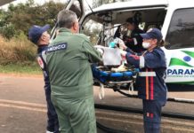 Bombeiros e SAMU aeromédico socorrem vítimas de capotamento na PR-180, em Cruzeiro do Oeste