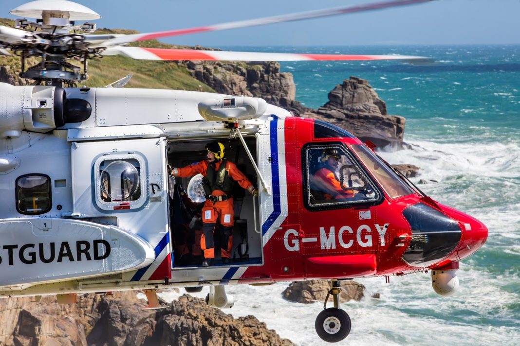 Helicóptero de Newquay Coastguard retratado durante um treinamento exercício no início do ano © Greg Caygill