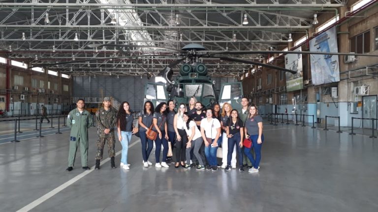 Alunos do Curso de Enfermagem da Estácio realizam visita técnica na ALA 12 da FAB, em Santa Cruz, RJ