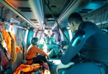 Esquadrão da FAB realiza resgate de vítima de acidente em navio a 180 km de Fortaleza, CE