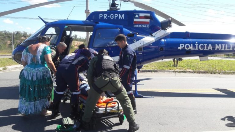 SAMU e GRAER socorrem vítimas de grave acidente na BA-530, em Camaçari