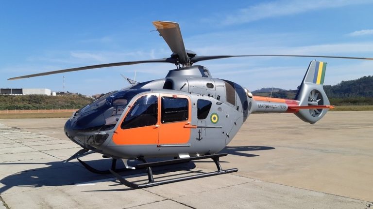 Novos H135 da Marinha acompanharão a Operação Antártica a partir de 2020