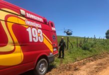 Águia 4 da PM e bombeiros resgatam vítima de acidente de trânsito em Correia Pinto, SC