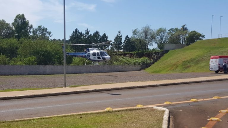 SAMU Aeromédico transporta vítima de acidente de trânsito para o Hospital Universitário de Cascavel, PR