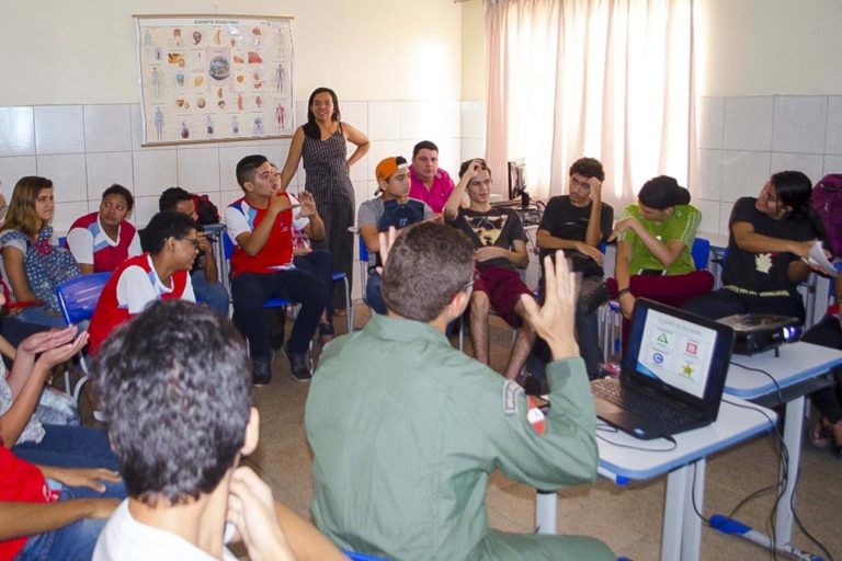 Equipe do GRAESP do Pará capacita crianças com deficiência auditiva para combate a incêndio