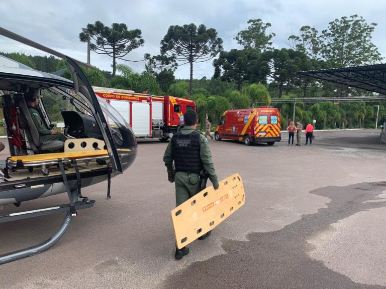 Equipe do BPMOA resgata ocupante de veículo ferido durante trilha em Campo Magro, PR
