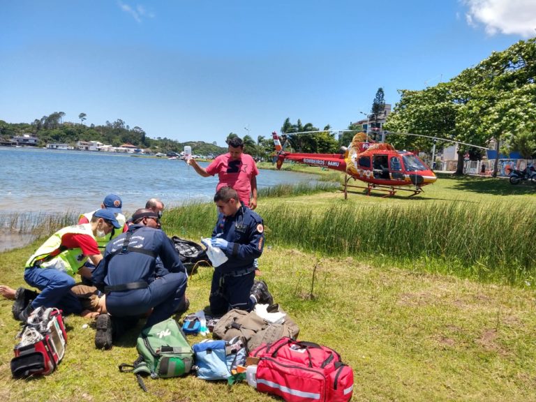 Bombeiros socorrem banhistas afogados na Lagoa da Conceição e Canasvieiras, em Florianópolis