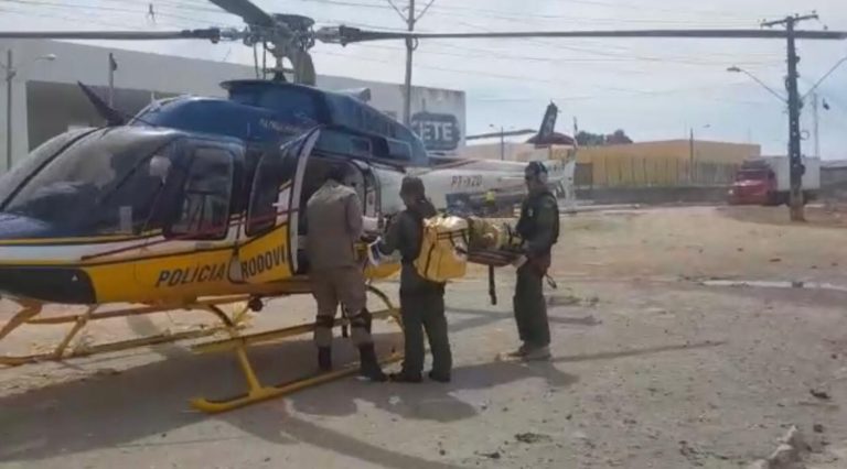 Helicóptero da PRF resgata motociclista após colisão na BR-101, em Jaboatão dos Guararapes, PE