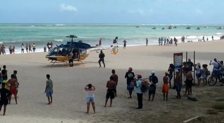 Bombeiros, SAMU e helicóptero da PRF são empregados no resgate de mulher afogada na Praia de Piedade