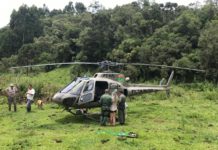 Casal é resgatado pelo helicóptero Águia 4 da PM após fortes chuvas em Rio Rufino, SC