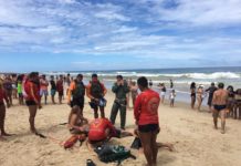 Vítimas de afogamento na Praia do Futuro agradecem aos bombeiros e policiais pelo salvamento