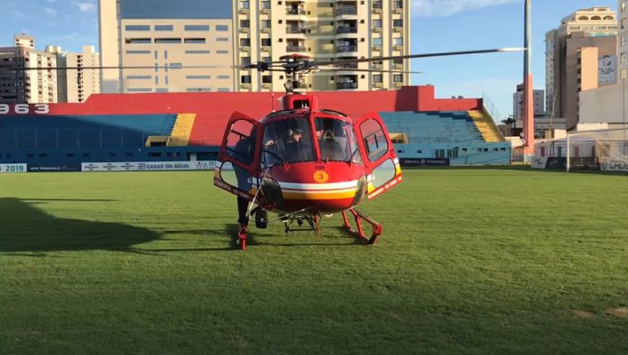 Equipe aeromédica do Arcanjo 03 reverte caso de parada cardiorrespiratória em homem de 54 que passou mal em Navegante, SC