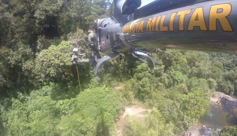 Em ação pioneira, Operadora de Suporte Médico desembarca de rapel e socorre vítima de queda em cachoeira, PR