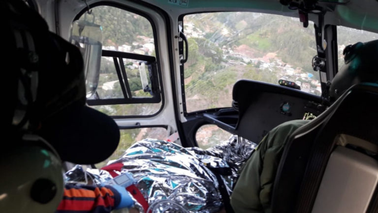 Equipe aeromédica do Harpia 08 do NOTAER resgata parapentista acidentado em Santa Teresa, ES