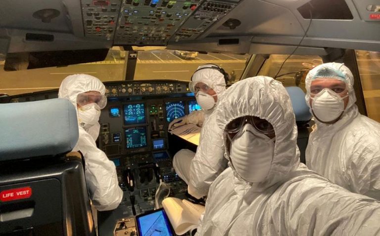 Empresa aérea realiza missão de misericórdia e transporta estudantes da China para o Sri Lanka