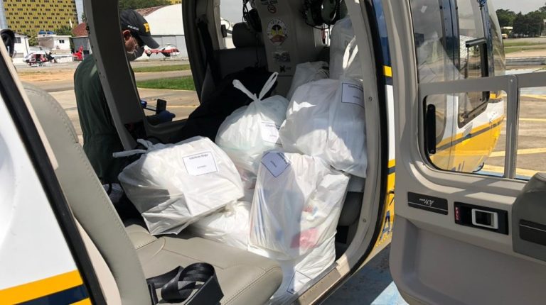 PRF transporta de helicóptero kits para teste de COVID-19 de São Paulo para o Sul do Brasil