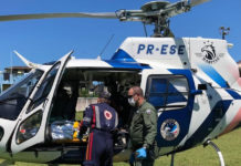 Equipe aeromédica do NOTAER transporta idoso com pneumonia de Piúma para hospital em Serra, ES