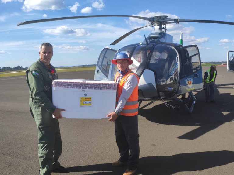 Secretaria de Saúde do Paraná com apoio dos helicópteros do BPMOA distribui mais 368 mil doses de vacina contra a gripe no Estado