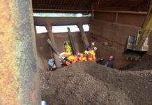 SAMU e bombeiros resgatam homem que se acidentou em silo de minério em Sete Lagoas, MG