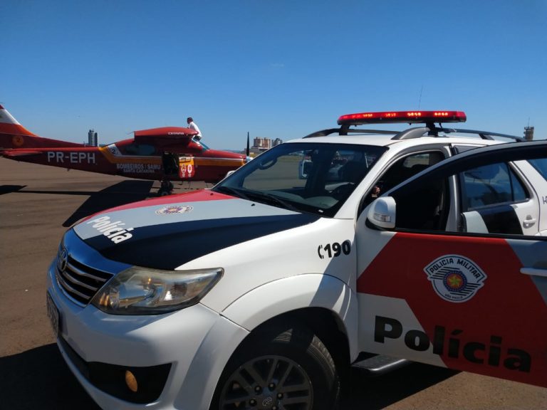 Bombeiros e PM transportam materiais para transplante de órgãos de Florianópolis para Jaú, SP