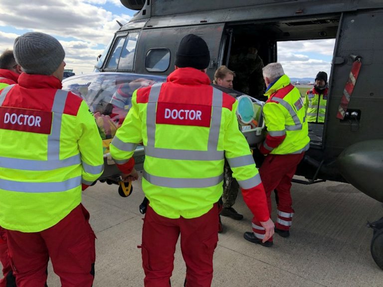 Serviço de Ambulância Escocês adquire cápsulas de isolamento para transportar pacientes com COVID-19