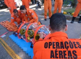 Governo do RJ utilizou pela primeira vez capsula de isolamento para transportar paciente com suspeita de COVID-19