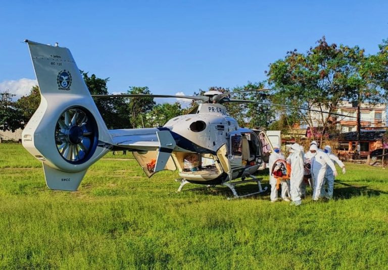 Coordenação de Operações Aéreas transporta paciente com COVID-19 de Itaboraí para Vassouras, RJ