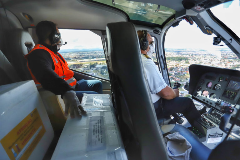 Aeronaves do Governo do Paraná já coletaram 1.457 amostras para testes de COVID-19