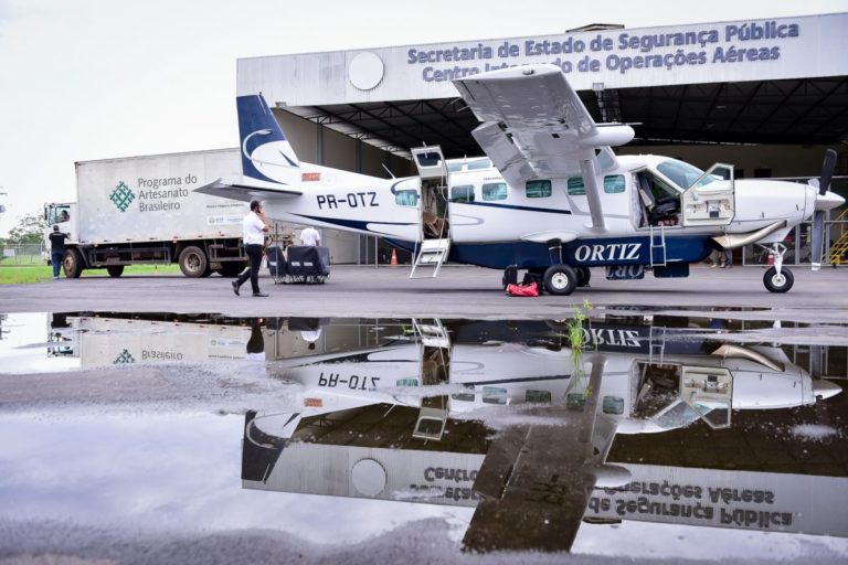 Governo do Acre recebe lote de cabines de isolamento, protetores faciais e divulga gastos públicos referentes à COVID-19