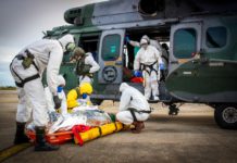 Esquadrão Falcão da FAB resgata homem que sofreu acidente em navio a 470 km da costa brasileira