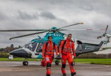 Serviço aeromédico inglês pede doação para ampliar seu serviço no combate à pandemia de COVID-19