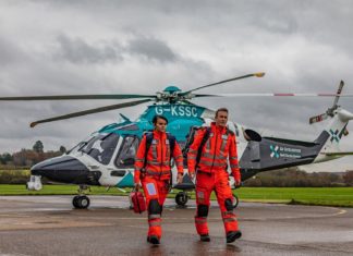 Serviço aeromédico inglês pede doação para ampliar seu serviço no combate à pandemia de COVID-19