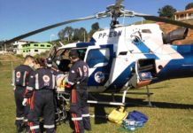 Harpia 08, equipes do SAMU e bombeiros resgatam vítimas de grave acidente em Domingos Martins, ES