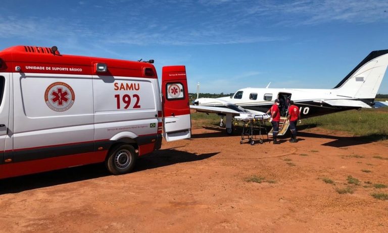 Criança indígena de 2 anos que sofreu queimaduras é levada em UTI Aérea para Cuiabá, MT
