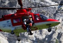 Homem picado por cobra é socorrido por equipes de resgate no Condado de Salt Lake, EUA