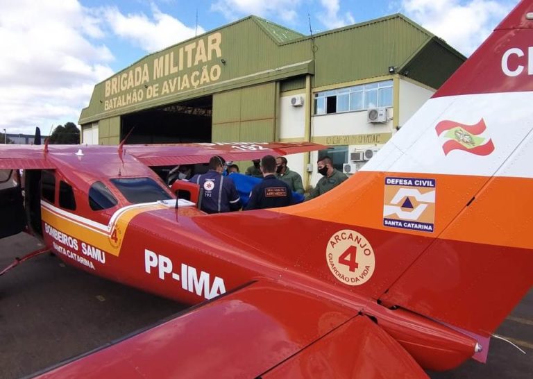 Avião do Corpo de Bombeiros de SC transporta criança com problemas cardíacos e órgão para transplante
