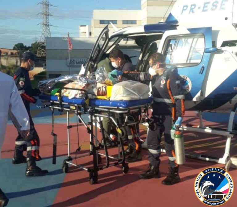 SAMU e NOTAER socorrem mulher vítima de disparo de arma de fogo para hospital em Cariacica, ES