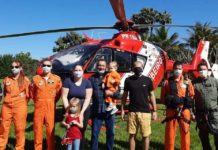 Em um dia de muita alegria, bombeiros que salvaram criança recebem homenagem da família