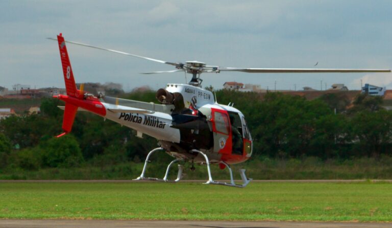 Policial militar morre ao cair do helicóptero Águia 08 da PM durante treinamento em Álvares Machado, SP
